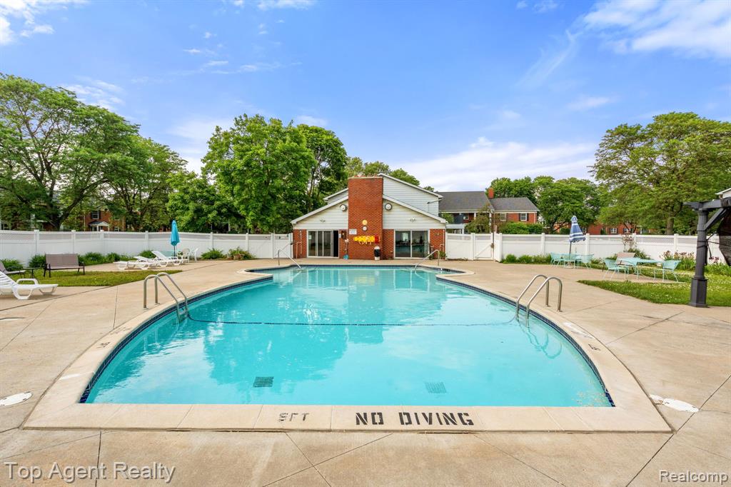 27557 W Echo Valley, 153, Farmington Hills, MI 48334 — Photo 36