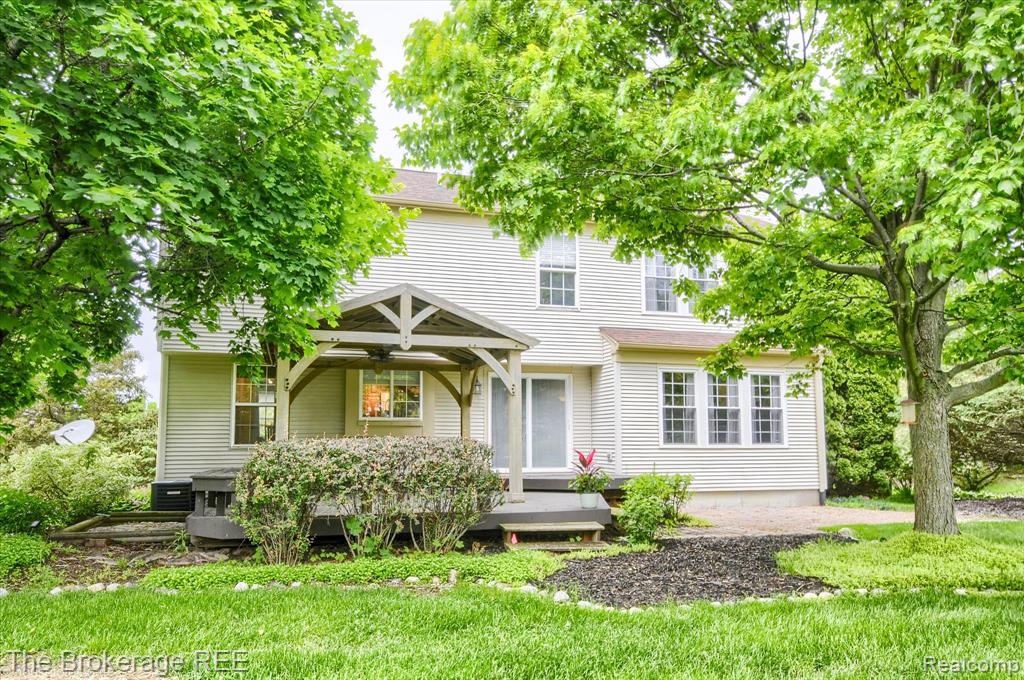 4449 Brighton Drive, Grand Blanc, MI 48439 — Photo 9