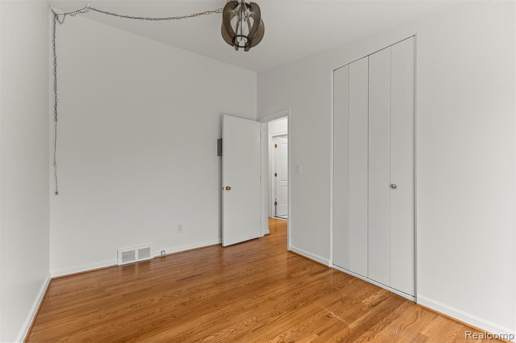 7423 Amboy Street, Dearborn Heights, MI 48127 — Photo 24