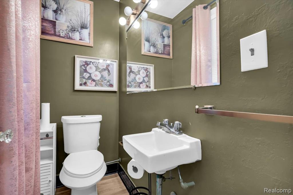 4995 Hillcrest Street, Grosse Pointe, MI 48236 — Photo 25
