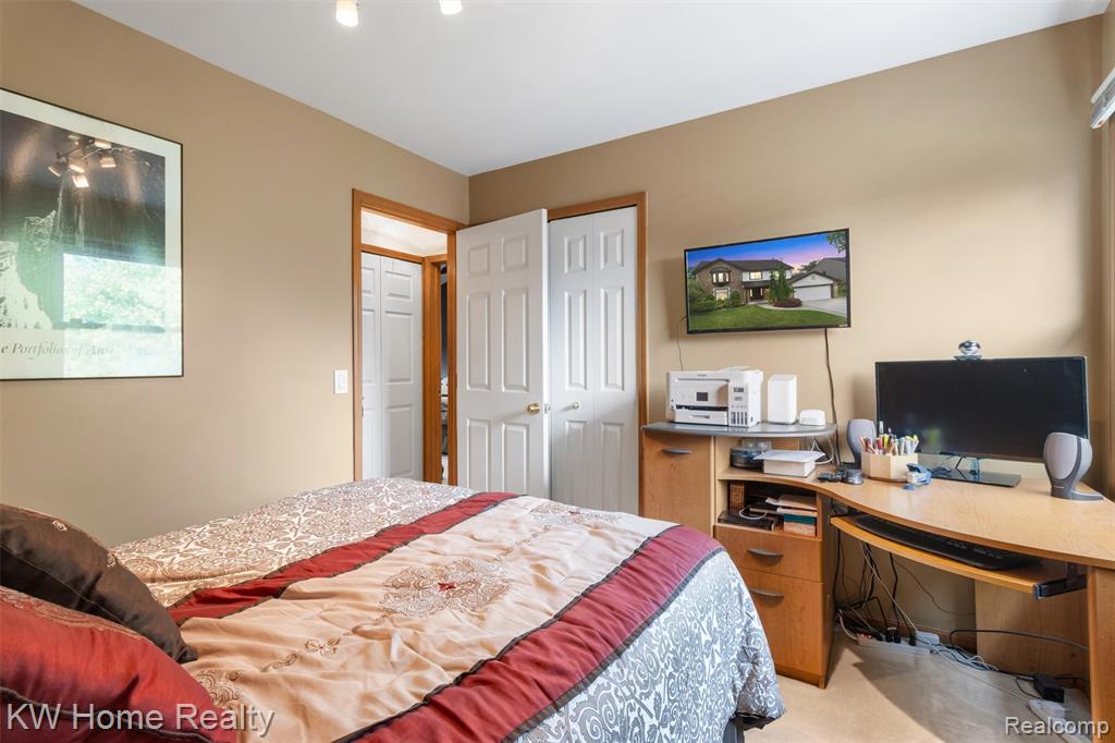 45095 Turnberry Court, Canton, MI 48188 — Photo 28