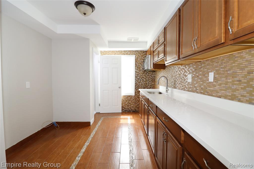 5743 N Highland Street, Dearborn Heights, MI 48127 — Photo 10
