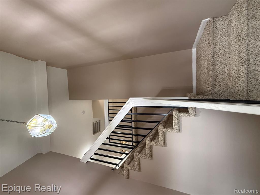 56487 Scotland Boulevard, Utica, MI 48316 — Photo 3