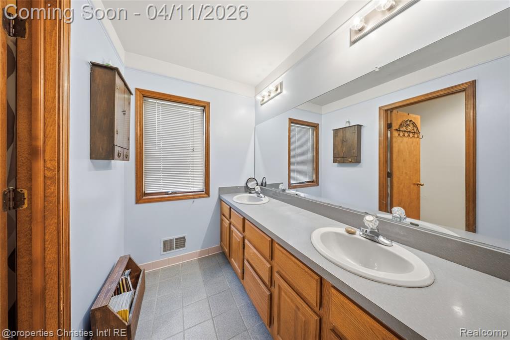 24760 Arsenal Road, Flat Rock, MI 48134 — Photo 50