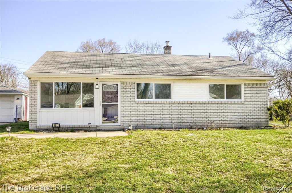4912 SUNDALE Drive, Clarkston, MI — Photo 3