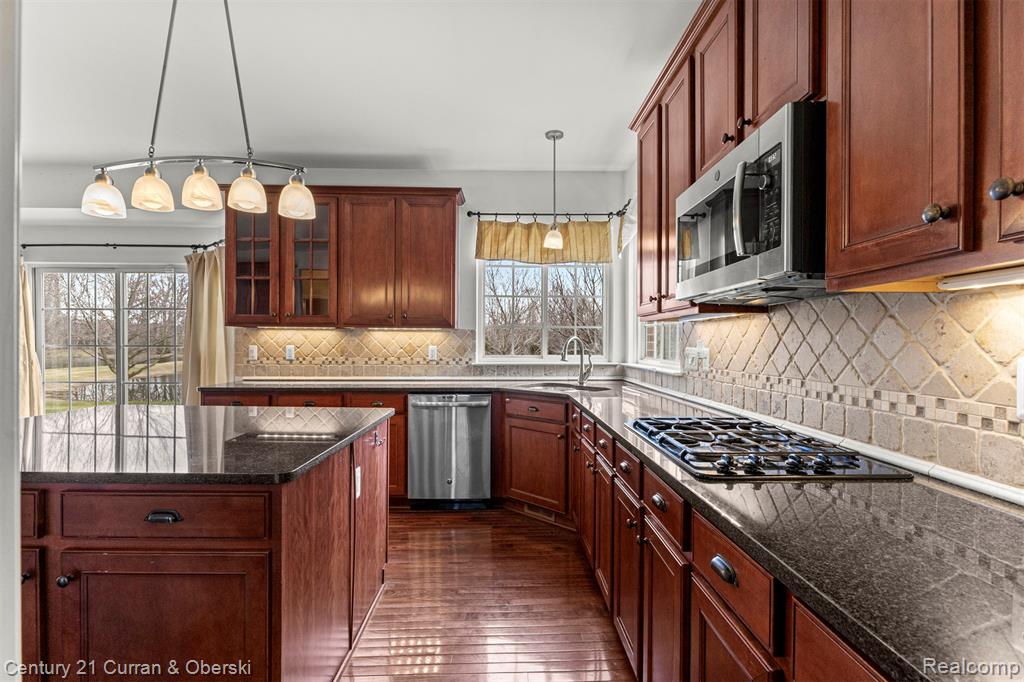 50034 VENICE Court, Northville, MI — Photo 30