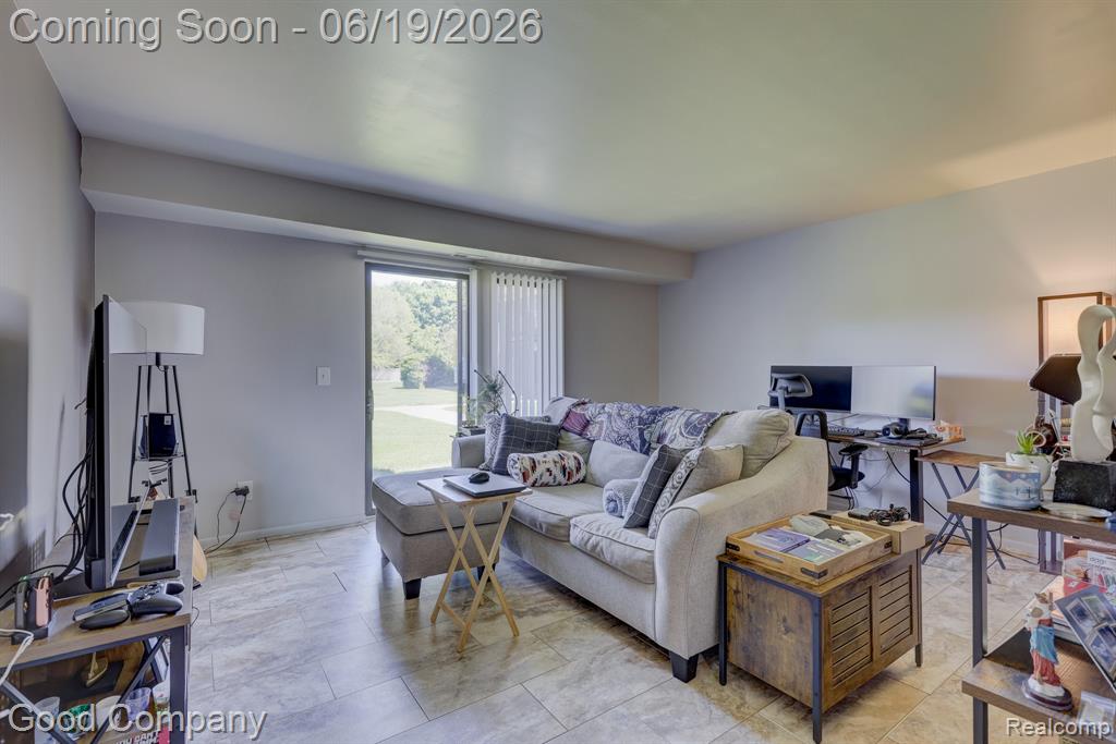 43244 Mound Road, 2, Sterling Heights, MI 48314 — Photo 2