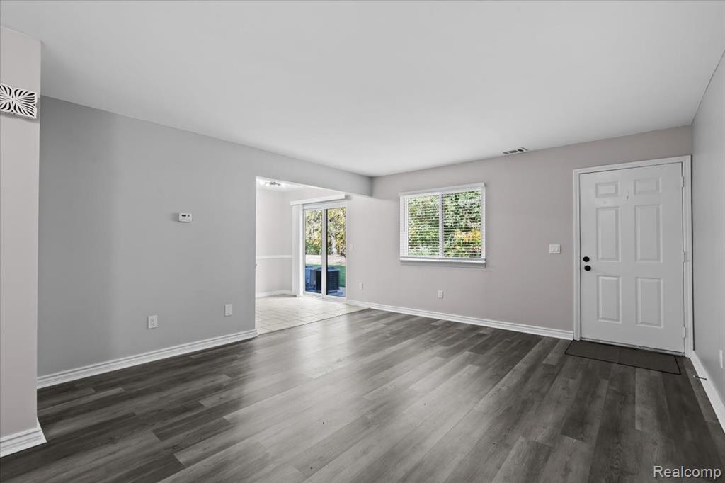 50014 S Jimmy Court, New Baltimore, MI 48047 — Photo 4