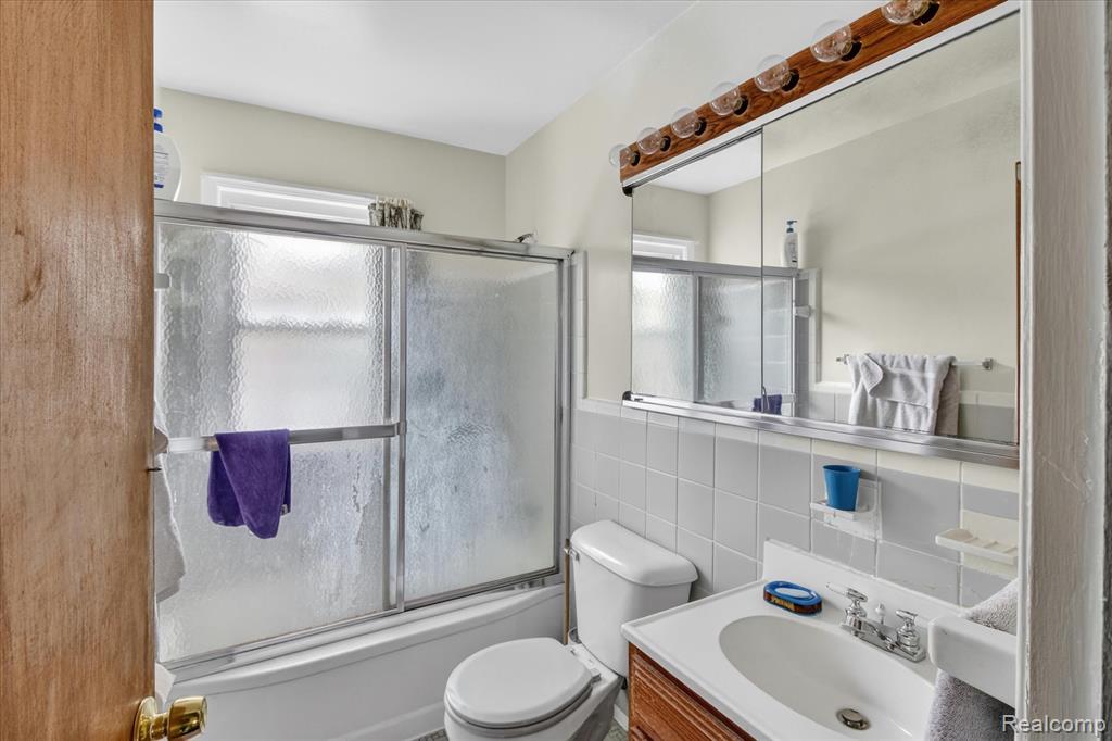 17706 Centralia, Redford, MI 48240 — Photo 25