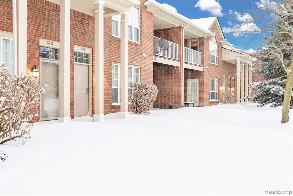 8208 Chesapeake Circle, Walled Lake, MI 48390 — Photo 5