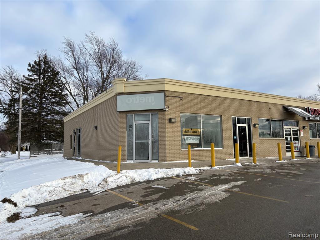 4405 S Martin Luther King Jr Boulevard, Lansing, MI 48910 — front exterior