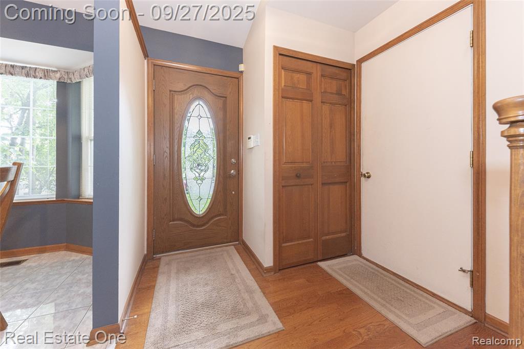 704 Grand Court, South Lyon, MI 48178 — Photo 3
