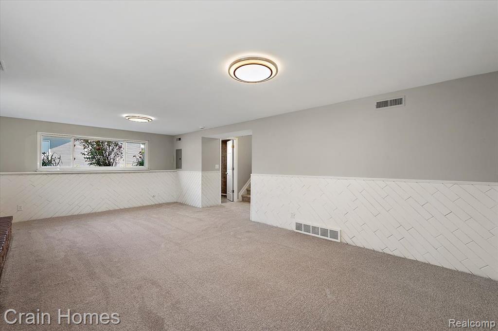 39648 Parklawn Drive, Sterling Heights, MI 48313 — Photo 43