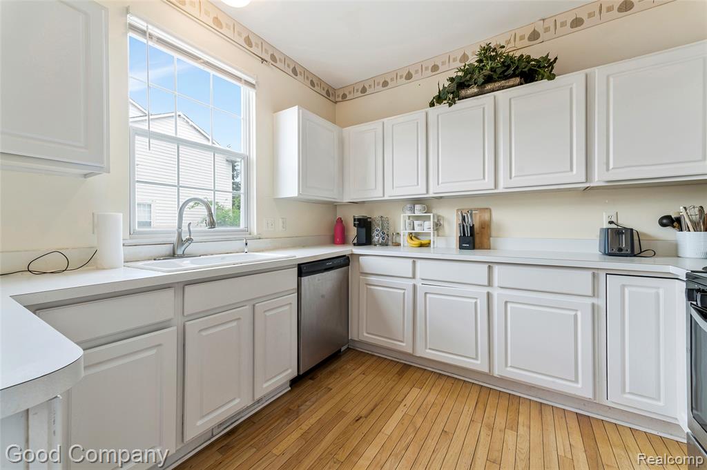 4742 Maddie Lane, Dearborn, MI 48126 — Photo 13