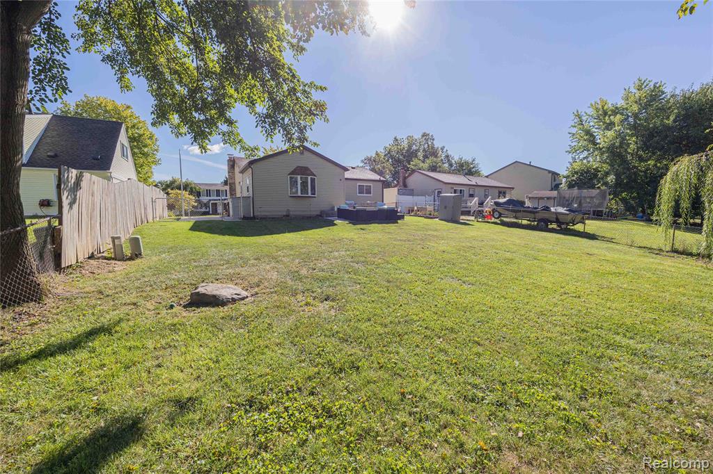 25298 Castlewood Drive, Woodhaven, MI 48183 — Photo 34