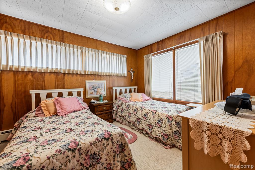 18676 Vreeland Road, Woodhaven, MI 48183 — Photo 13