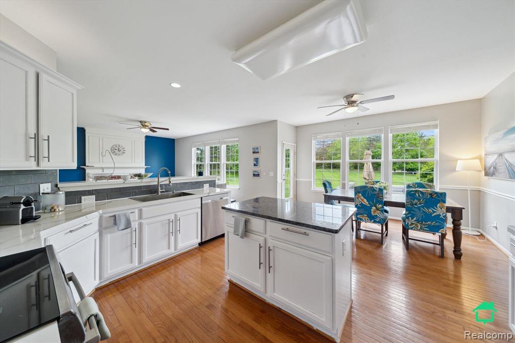 49110 MANHATTAN Circle, Canton, MI 48188 — Photo 10