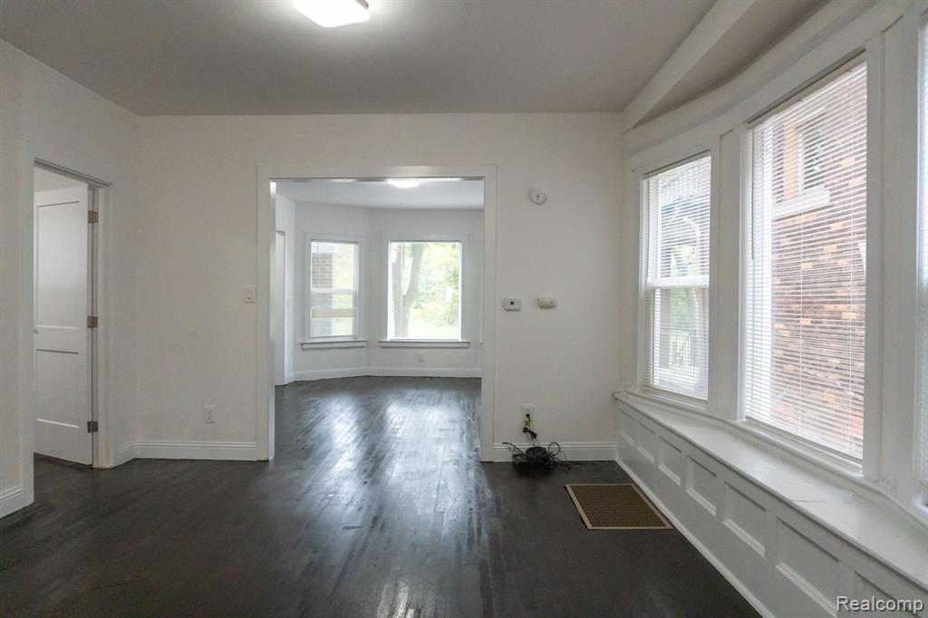3927 SAINT CLAIR Street, Detroit, MI 48214 — Photo 16