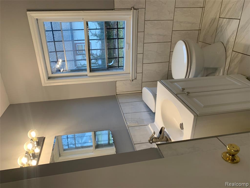 9973 Winthrop Street, Detroit, MI 48227 — Photo 17
