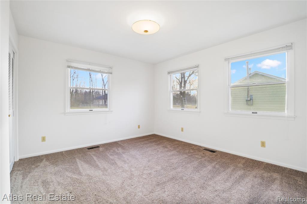4386 Bennett Drive, Burton, MI 48519 — Photo 46