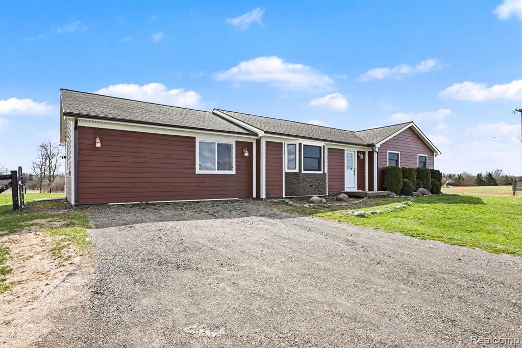 4624 Breen Road, Emmett, MI 48022 — Photo 2