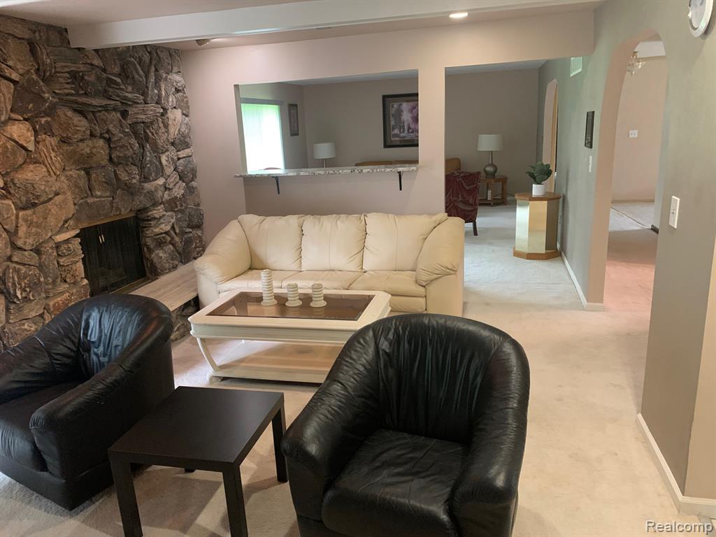 5018 LAKE BLUFF Road, West Bloomfield, MI 48323 — Photo 8
