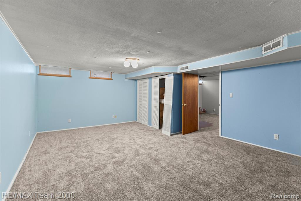 7396 N Charlesworth Street, Dearborn Heights, MI 48127 — Photo 29
