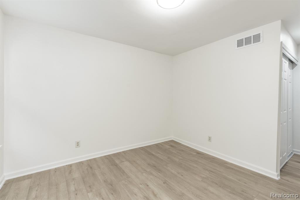 3104 Woods Circle, Detroit, MI 48207 — Photo 37