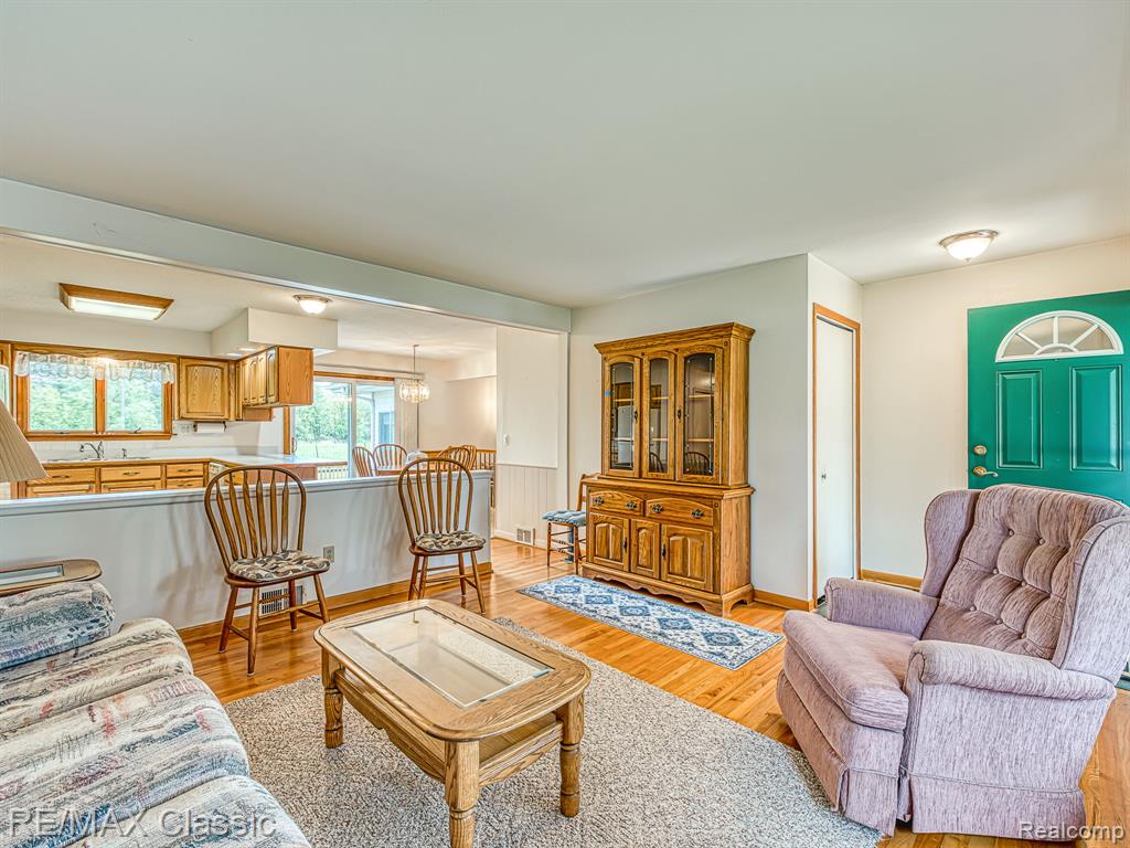 11789 Julia Drive, Whitmore Lake, MI 48189 — Photo 8