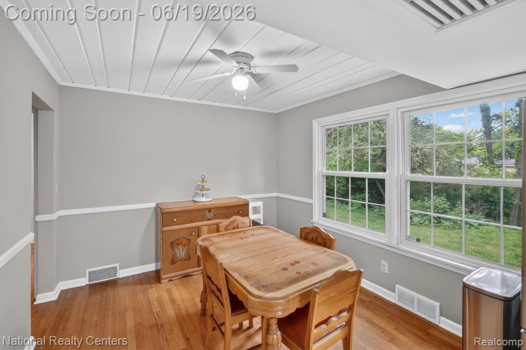 360 Woodland Drive, South Lyon, MI 48178 — Photo 14