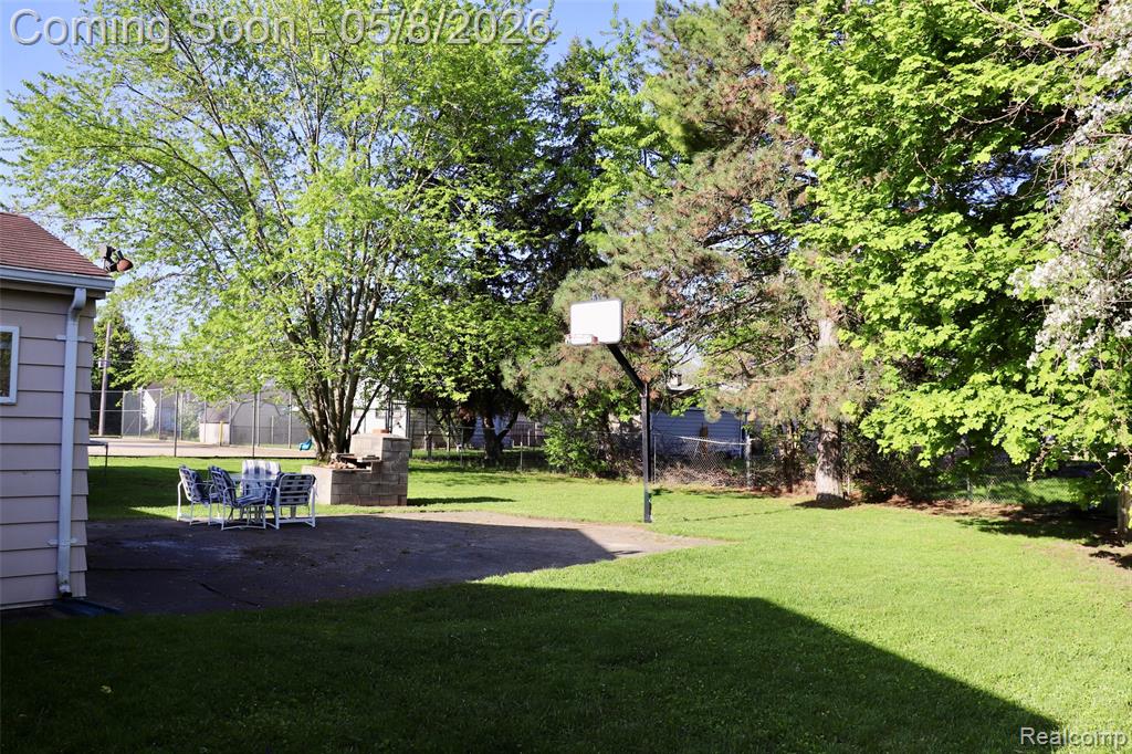 1930 Chelan Street E, Flint, MI 48503 — Photo 16