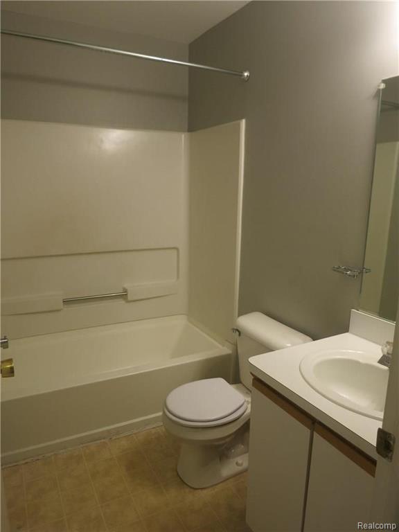 23390 GRAYSON, Southfield, MI 48075 — Photo 18
