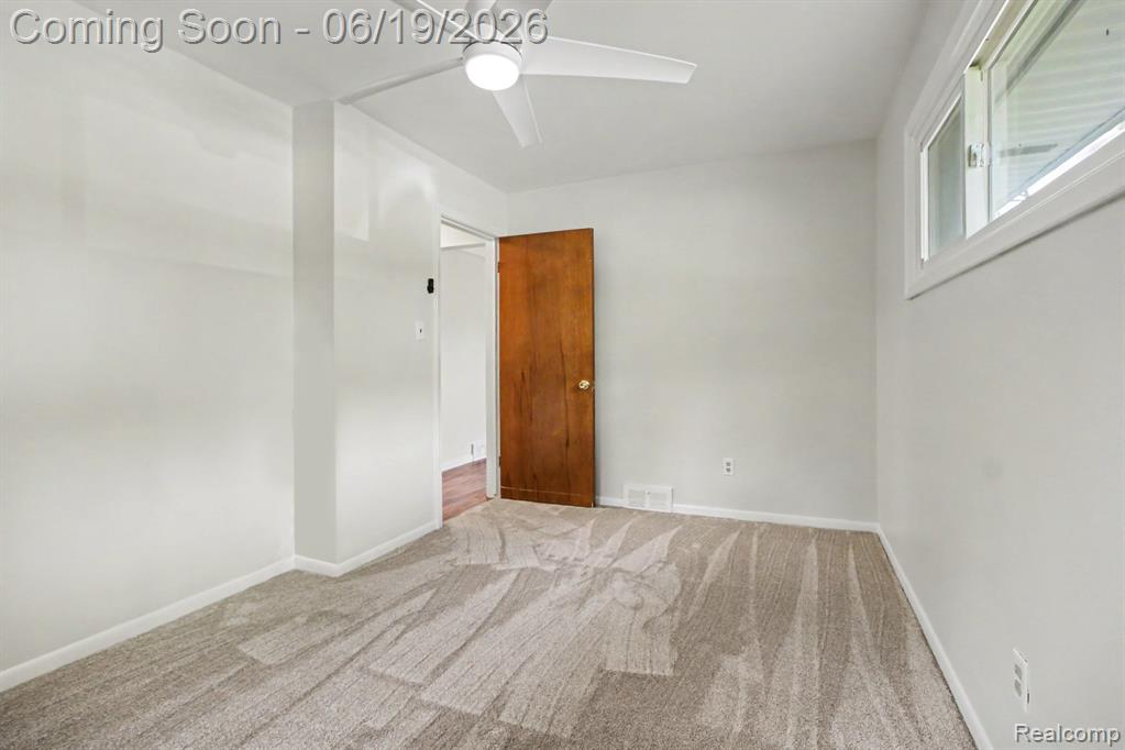 9135 Frederick Street, Livonia, MI 48150 — Photo 11