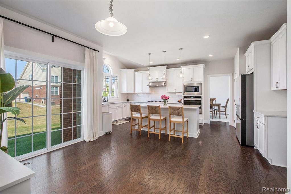 51026 Meadowlands, Canton, MI 48188 — Photo 9