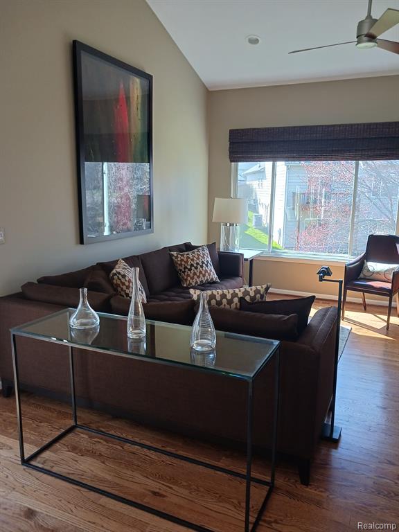 644 MILL POINTE Drive, Milford, MI 48381 — Photo 16