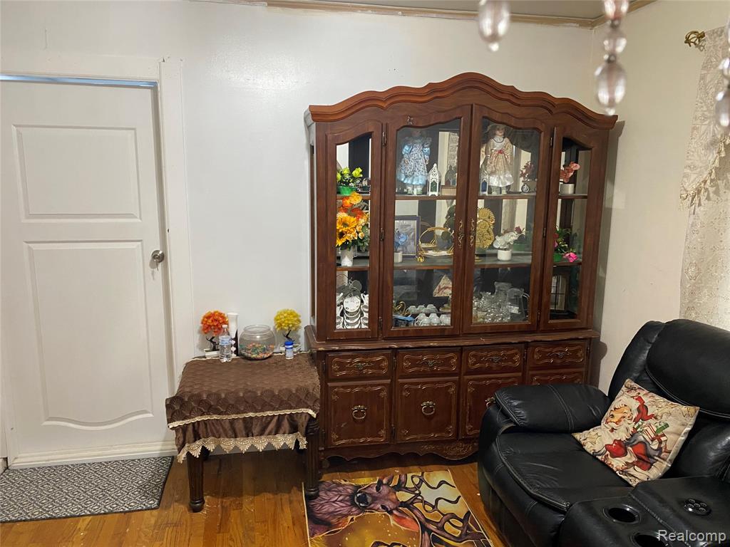 6359 Woodmont Avenue, Detroit, MI 48228 — Photo 4