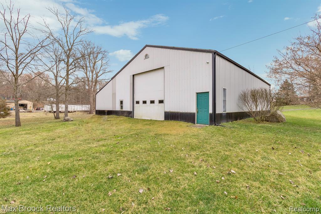 6426 OAK GROVE Road, Howell, MI 48855 — Photo 37