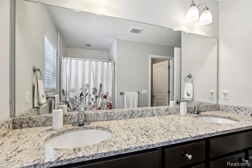 945 RIVER ROCK Drive, Holly, MI 48442 — Photo 20