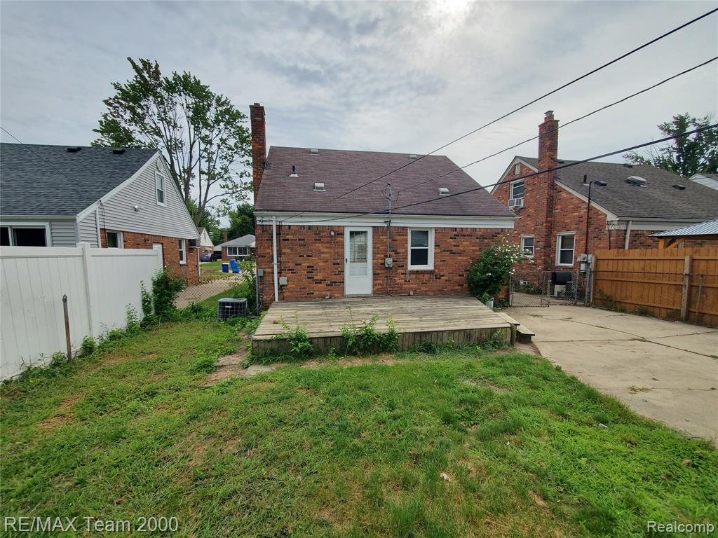 6985 N VERNON Street, Dearborn Heights, MI 48127 — Photo 3