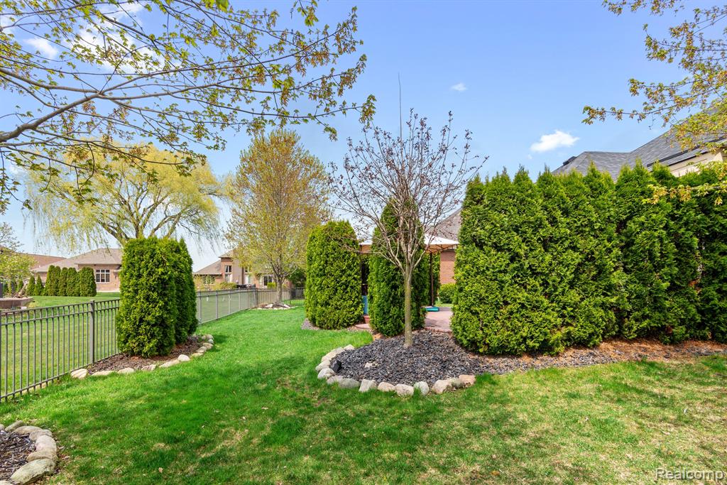 56543 BIRKDALE Drive, Macomb, MI 48042 — Photo 31