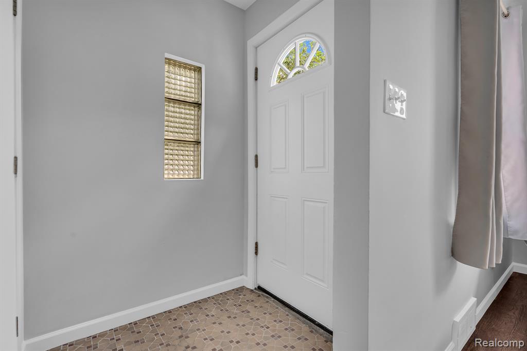 8661 Cadillac Avenue, Warren, MI 48089 — Photo 3