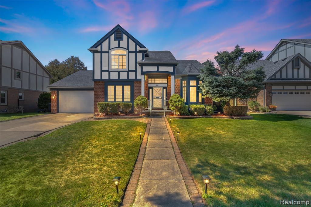 441 Parkview Drive Drive, Detroit, MI 48214 — front exterior