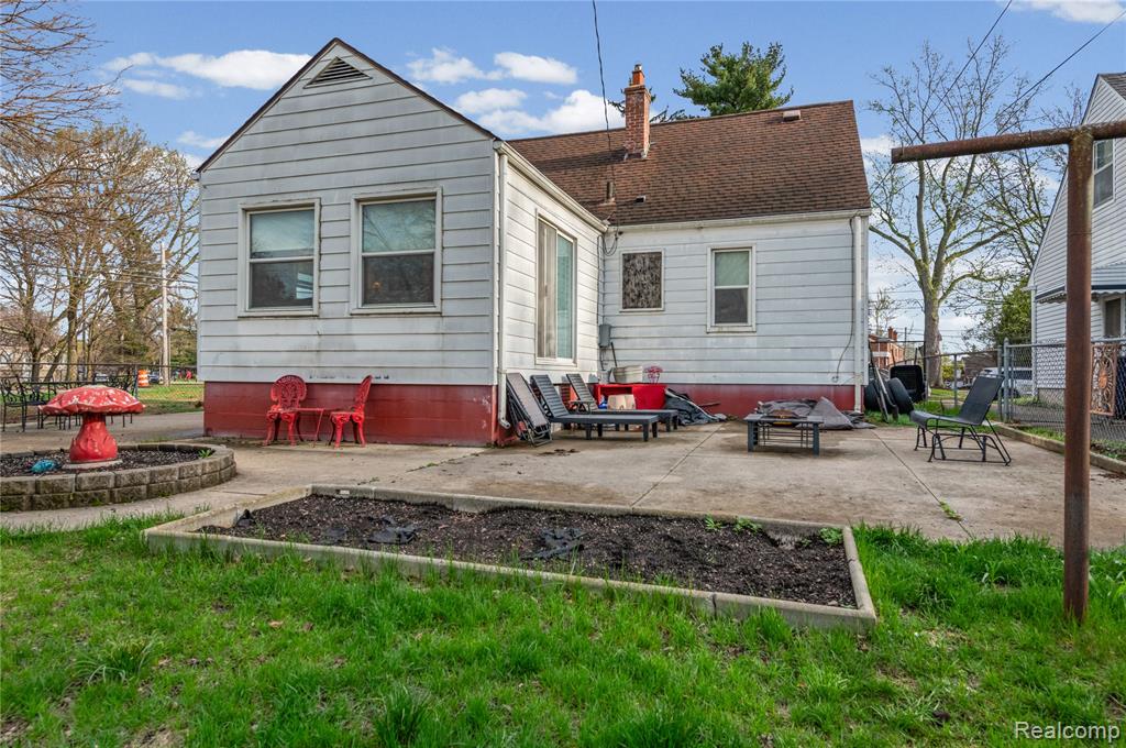 527 E Sunnybrook Drive, Royal Oak, MI 48073 — Photo 24
