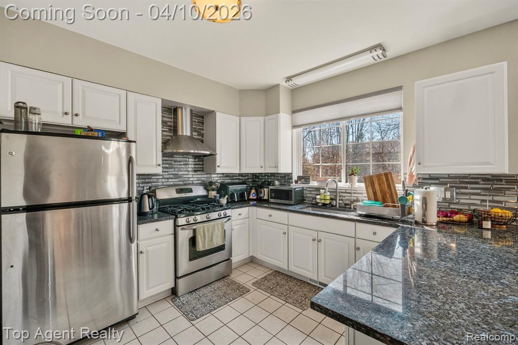41567 Glade Road, 20, Canton, MI 48187 — Photo 14