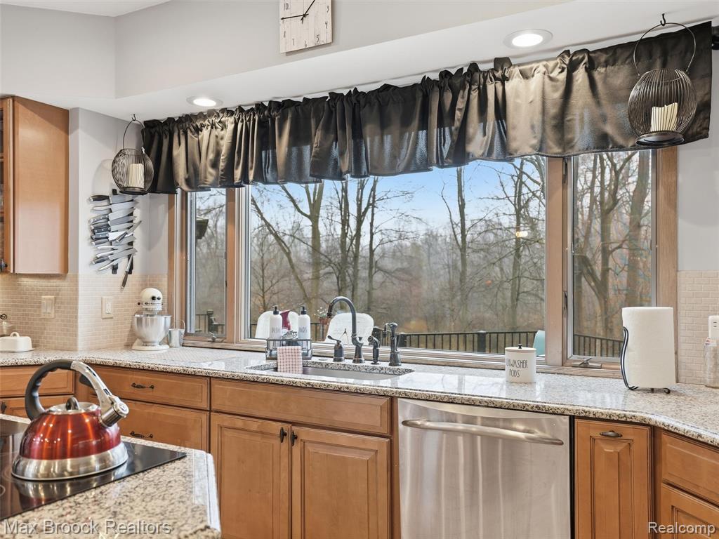 55618 Lordona Lane, Shelby Twp, MI 48315 — Photo 32