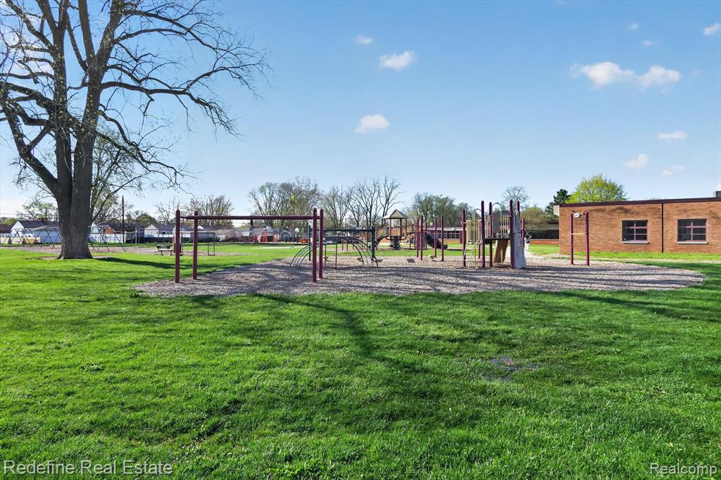 33124 Marquette Street, Garden City, MI — Photo 35