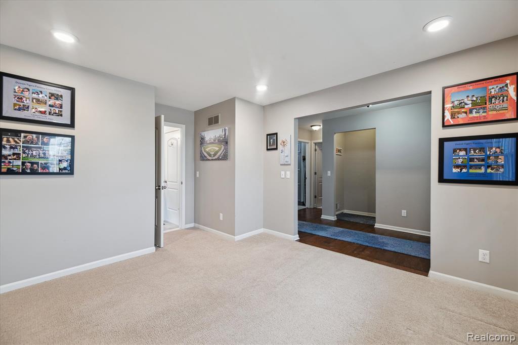 1115 PADDOCK Drive, South Lyon, MI 48178 — Photo 11