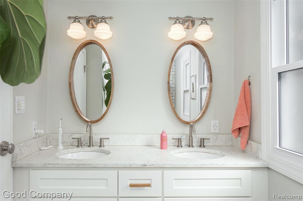 920 W Windemere Avenue, Royal Oak, MI 48073 — Photo 23