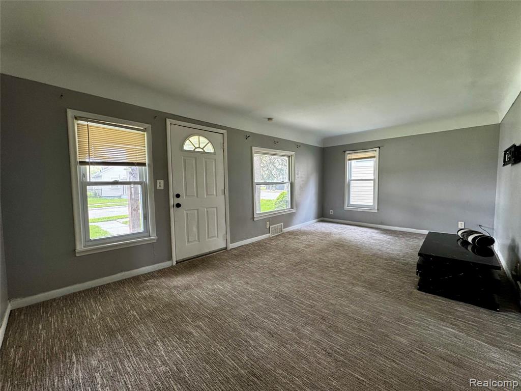 8045 Cadillac Avenue, Warren, MI 48089 — Photo 5