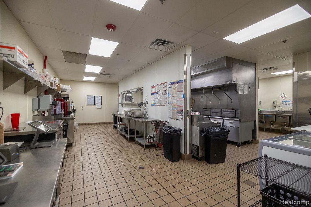 8845 Gratiot Road, Saginaw, MI, 48609